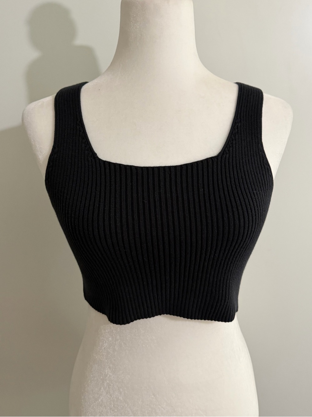 Wilfred Free Black Ribbed Square-Neck Crop Tank- medium